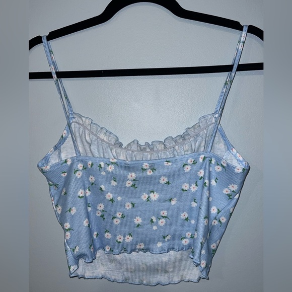 Cute floral top - Picture 1 of 2